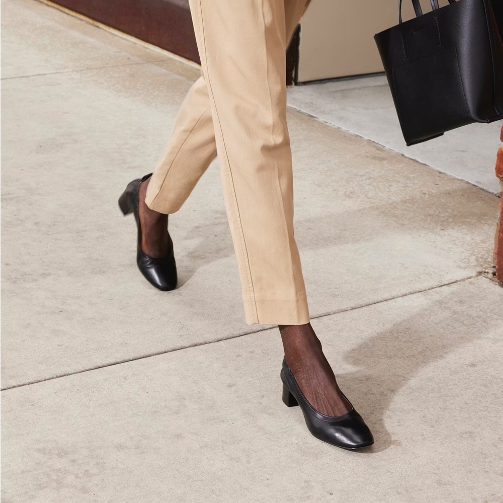 Everlane the day high heel shoes, brand new, black in W 7.5 with shoes box